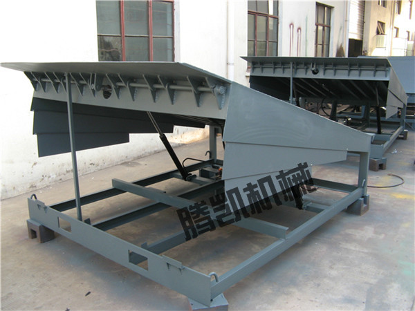 固定式登車橋 固定式登車橋